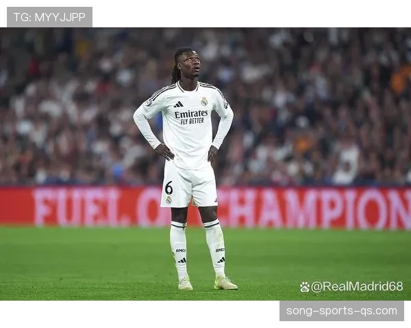 卡马文加如何成为高位逼抢体系中的关键连接枢纽？