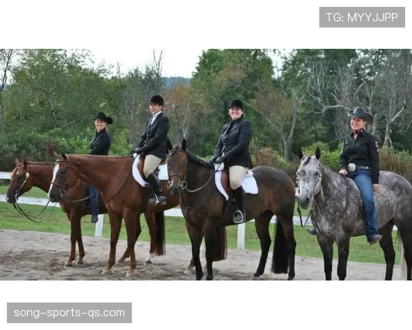 富里睡醒发现自家马场又多两匹新马，这日子过得跟拍《权游》似的