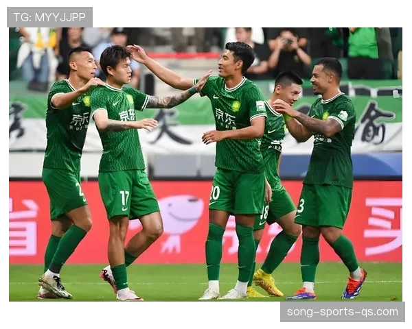 国安掀起换帅风暴，杨立瑜弃用引发争议，球队中坚失衡的危机究竟如何解决？